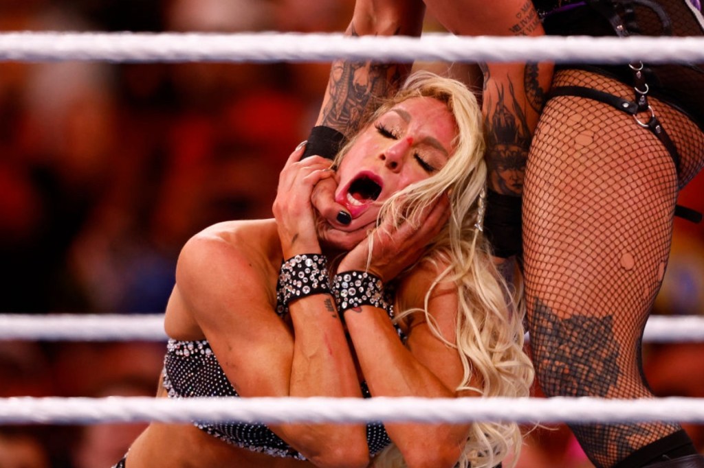 wwe-star-charlotte-flair-sends-internet-into-frenzy-with-cheeky-gym-selfie-match