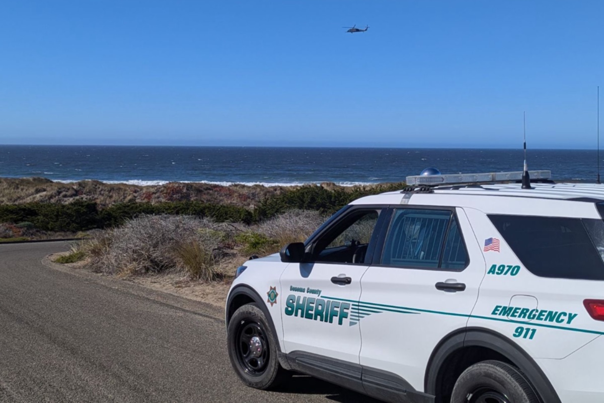 1-dead-4-missing-after-boat-capsizes-near-california-coast