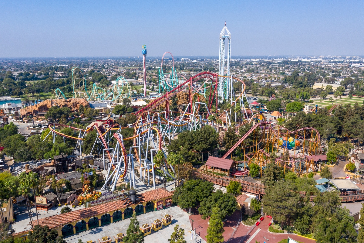 22-people-stuck-on-knotts-berry-farm-ride-for-over-2-hours-in-horrifying-video