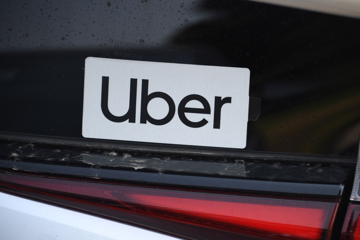 32-year-old-woman-dead-after-jumping-out-of-uber