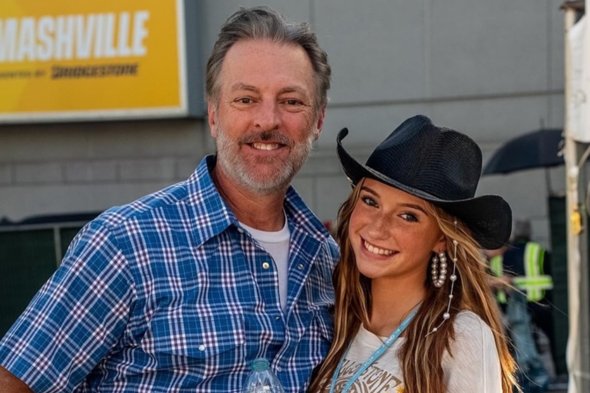 country-star-darryl-worleys-16-year-old-daughter-airlifted-to-hospital-after-head-on-car-crash