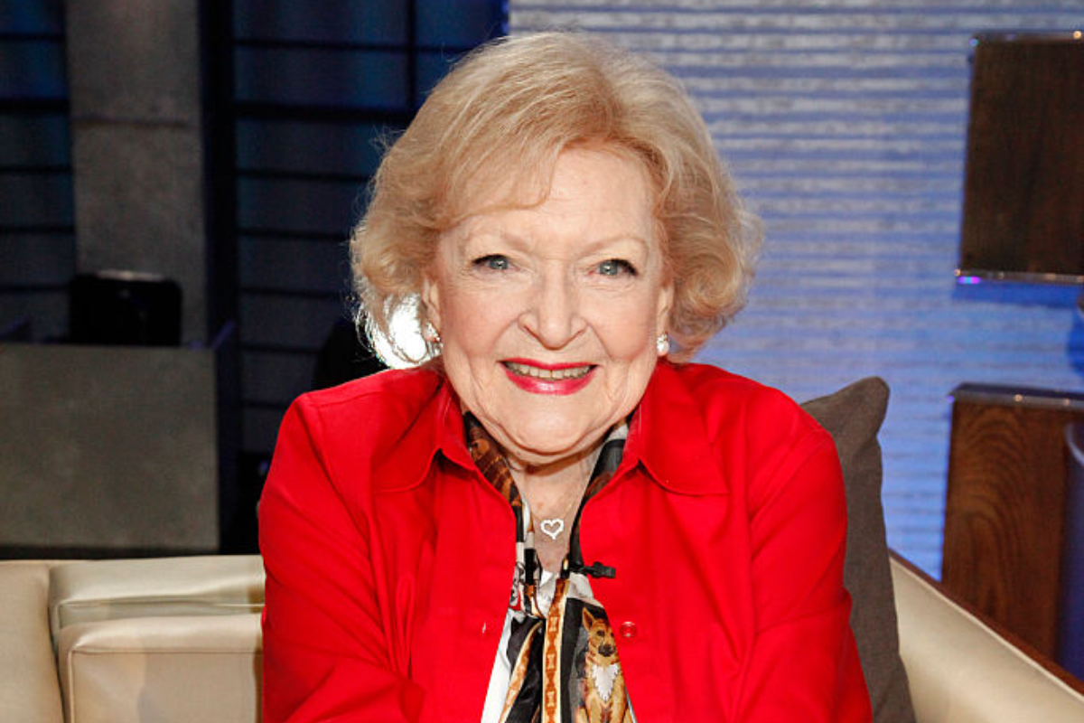 golden-girls-icon-betty-white-to-be-honored-with-usps-postage-stamp