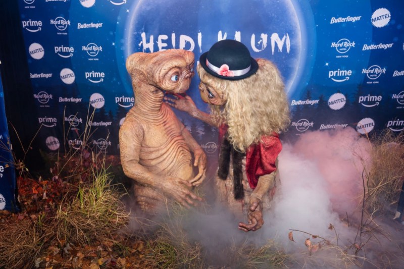 Heidi Klum and Husband Suit Up in E.T. Costumes For Halloween