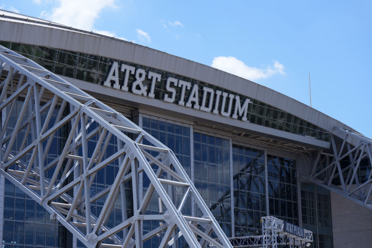 large-piece-of-att-stadium-roof-falls-to-field-prior-to-mnf-game-see-video