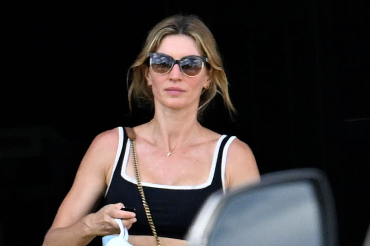 pregnant-gisele-bundchen-shows-off-baby-bump-during-workout-session-see-photos