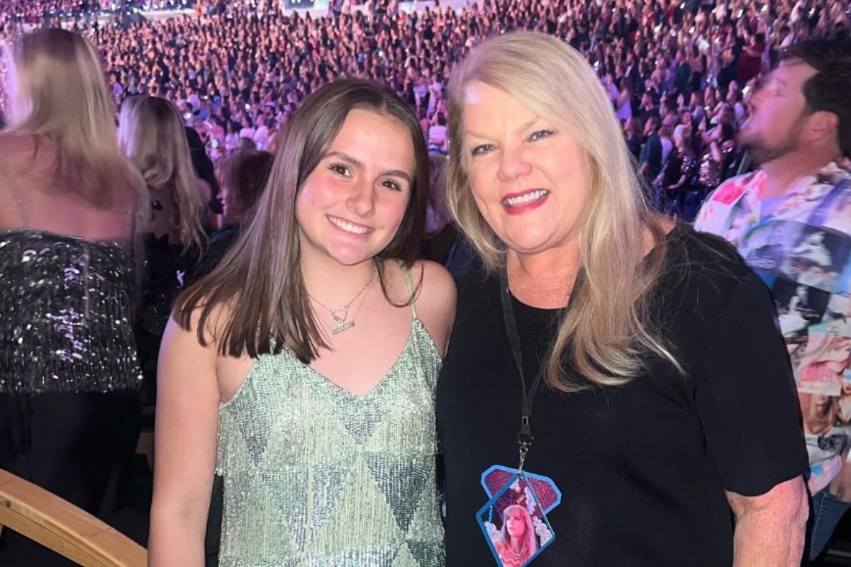 taylor-swifts-mom-shares-touching-moment-at-eras-tour-concert-with-teen-critically-injured-in-shark-attack