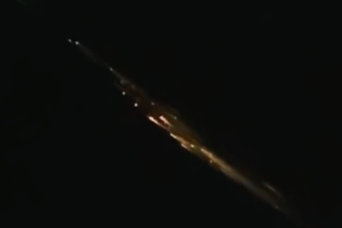 ufo-breaks-apart-spreads-across-texas-sky-in-crazy-video