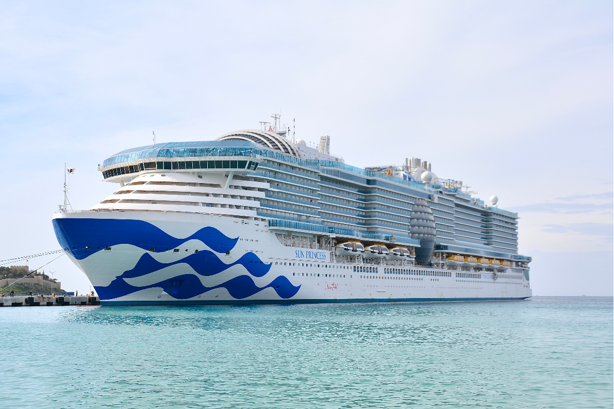 Cruise Passenger Dead After Attempting to Jump Overboard, Witnesses ‘Traumatized’