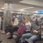 american-airlines-grounds-all-christmas-eve-flights-due-to-technical-issue