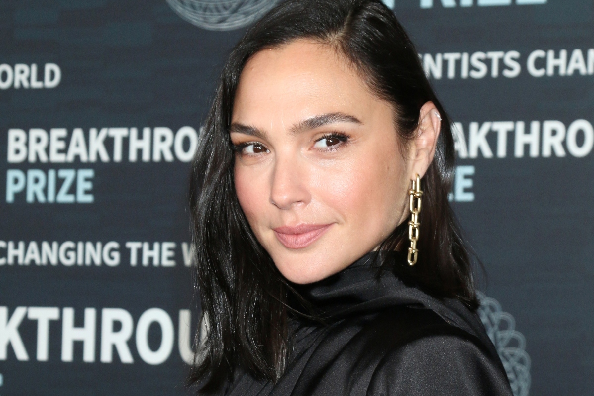 Gal Gadot Reveals the Terrifying Health Scare That Prompted Her to Have Surgery at 8 Months Pregnant