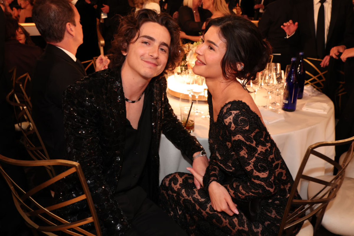 kylie-jenner-and-timothee-chalamet-display-pda-on-rare-public-date-night