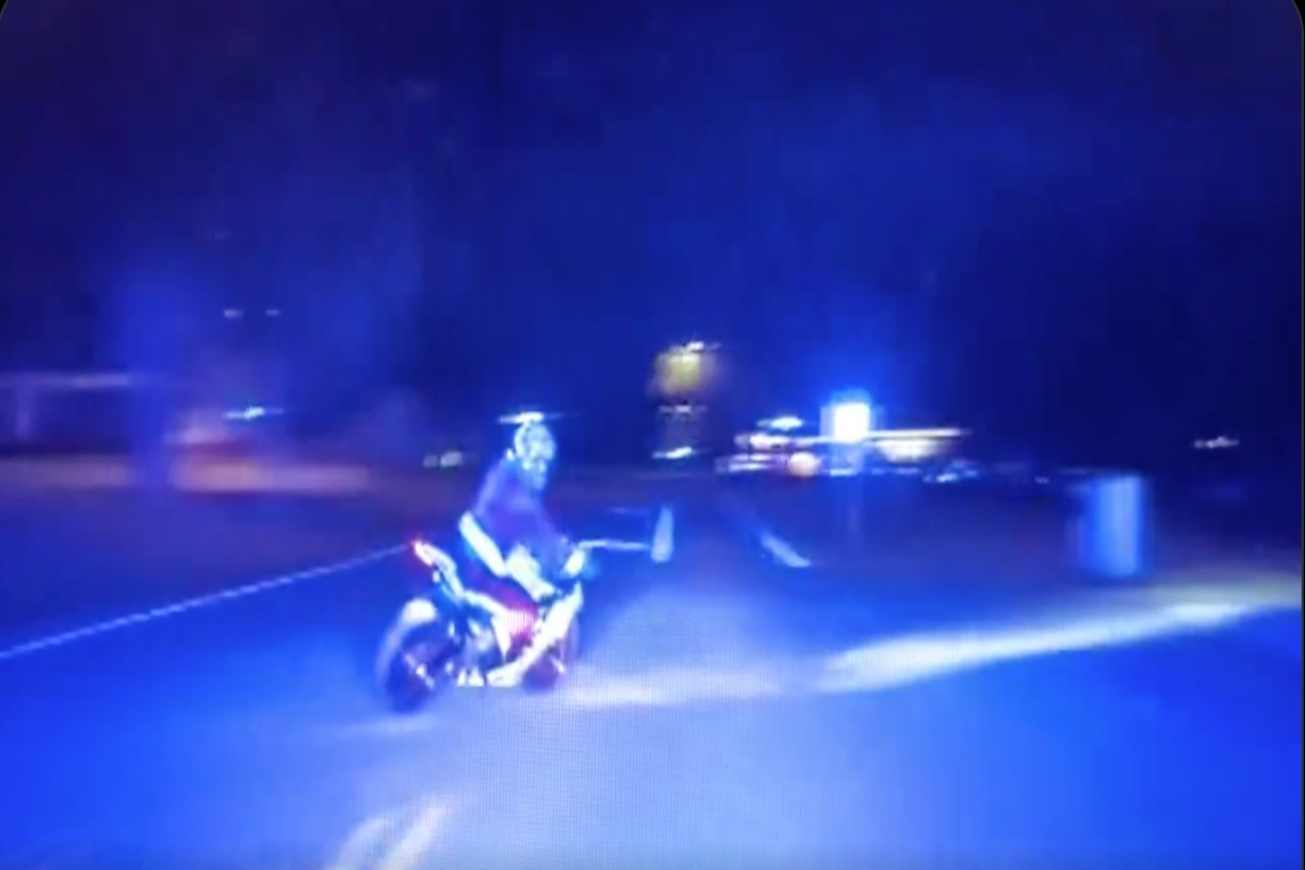 Man Dressed As Santa Claus Attempts To Evade Cops on a Motorcycle in Wild Video