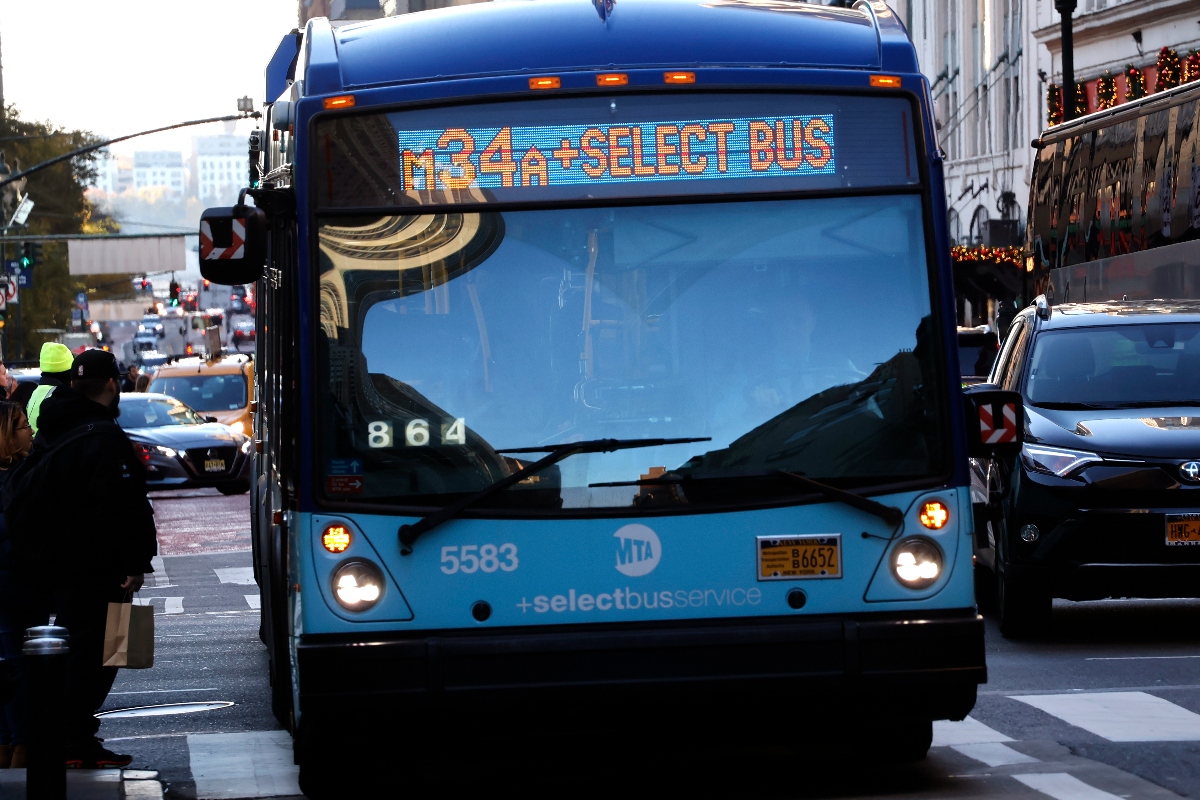 mta-bus-driver-stabs-passenger-head-heated-argument