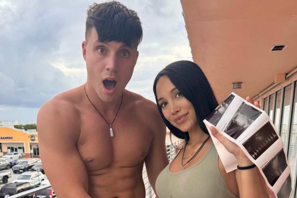 onlyfans-model-scarlet-vas-pregnant-with-her-stepbrothers-baby