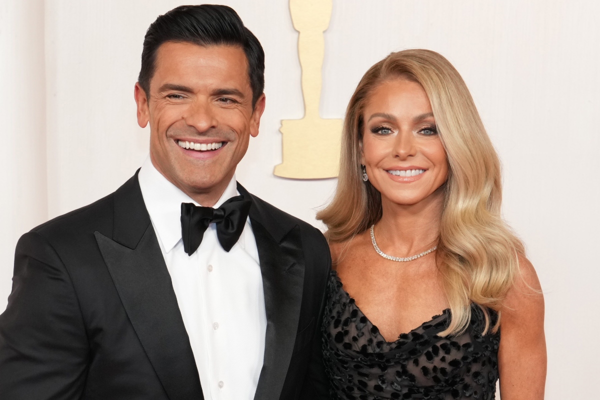 see-inside-kelly-ripa-and-mark-consuelos-sexy-and-peaceful-new-york-city-home