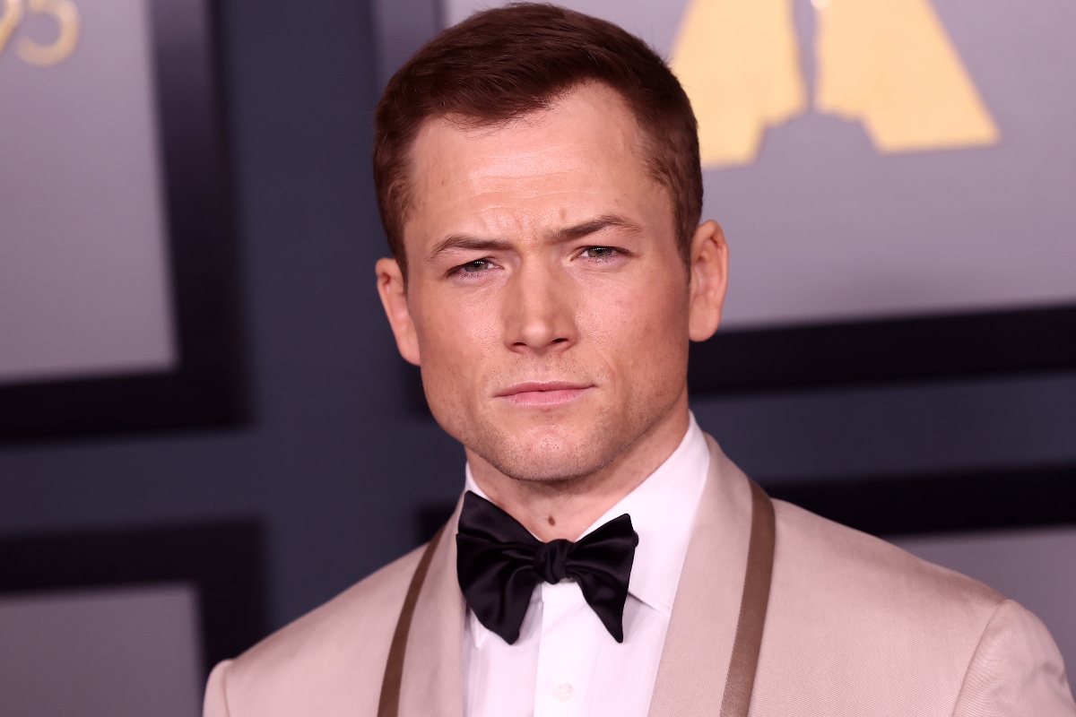 taron-egerton-says-he-had-recurring-nightmares-for-years-after-terrifying-plane-experience