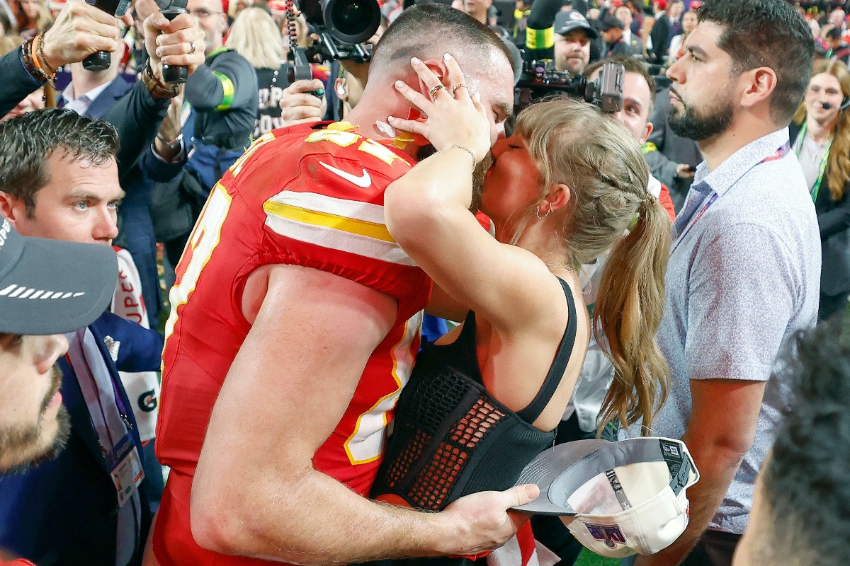 taylor-swift-and-travis-kelce-show-pda-during-back-to-back-new-york-city-date-nights