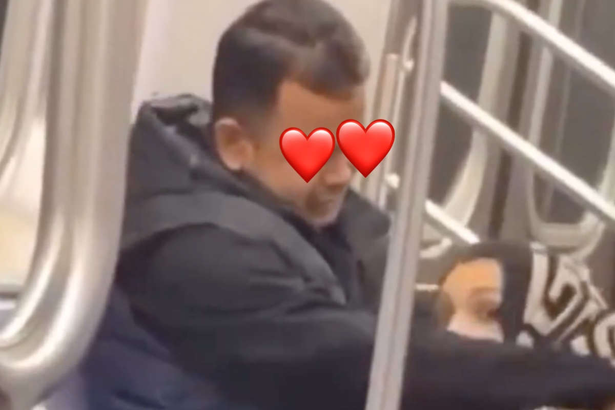 duo-seemingly-exhibits-very-nsfw-behavior-on-the-subway-in-shocking-video