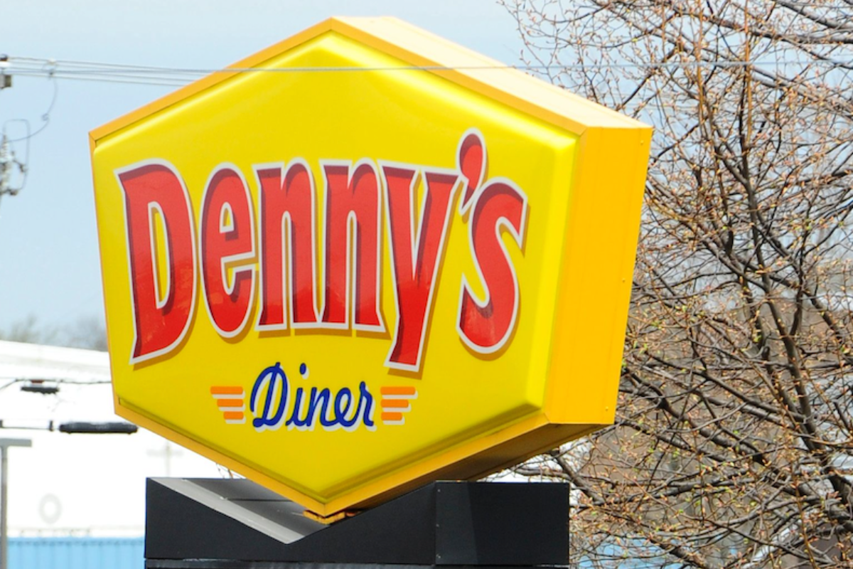 dennys-shuts-down-nearly-30-locations-amid-inflation-and-bird-flu